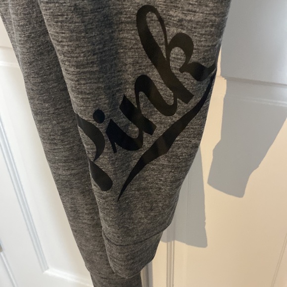 Comfy Victoria’s Secret Pink joggers - Picture 3 of 7